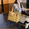 Bolsa de Ombro Grande de Alta Qualidade com Bolinhas Transfronteiriça Verão 2026 Novo Estilo Feminino Bolsa Tote Casual de Nicho para o Dia a Dia
