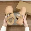 Sapatos de Algodão Impermeáveis da Moda para Mulheres 2026 Inverno Novo Estilo Mary Janes Casuais para Uso Externo Roupas de Casa com Cobertura de Salto Sapatos de Algodão com Forro de Pelúcia