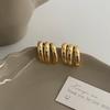 Aretes Elegantes de Moda Europea y Americana Aretes de Alta Gama con Forma de C de Múltiples Capas Simples para Combinar Aretes de Lujo Ligero Aretes Estilo Frío