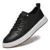 Zapatos de Cuero Pequeños Calados Primavera y Verano 2025 Transfronterizos Talla Grande Cómodos Juveniles Zapatillas Sencillas Modernos Perforados Zapatos de Hombre