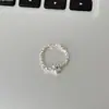 Anillo Abierto de Flor Rosa Estilo Frío Mori con Plata Rota para Mujer Elegante Dulce Fresco Moda Versátil