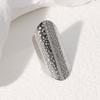 Anillo de acero inoxidable estilo Joker simple con apertura de estilo europeo y americano que no se desvanece y diseño de nicho chapado en oro de 18 quilates.
