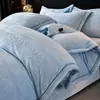 Conjunto de Quatro Peças de Leite Fleece Espesso Esculpido para Outono e Inverno Luxo Leve Totalmente Fosco Alta Gramatura Estilo Lençol de Ajuste de Fleece de Coral Conjunto de Quatro Peças