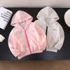 Ropa de Protección Solar para Niños 2025 Verano Nuevo Estilo Protección UV Seda de Hielo Transpirable Ropa de Protección Solar Chaqueta para Niños y Niñas Entrega Trendy