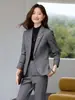Conjunto de Dos Piezas para Mujer: Chaqueta y Pantalones Traje Profesional Casual Otoño e Invierno Nuevo Estilo Adelgazante para el Trabajo