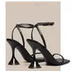 Sandálias de Salto Alto Lindas com Salto de Taça de Vinho Aw Preto Novo Estilo de Verão 2025 Sapatos de Salto Alto com Uma Tira para Mulheres com Saltos Grossos e Bico Quadrado