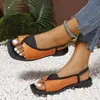 Sandalias de verano de tira trasera de moda para mujer, estilo romano 2025, suela plana, estilo coreano, elásticas, punta cuadrada nueva, para uso en exteriores