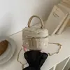 Bolso Caja Tejido de Paja 2026 Verano Nuevo Estilo Bolso Bandolera con Cadena Simple Bolso de Mano Casual para Vacaciones Bolso Cubo para Mujer