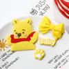DIY moño tridimensional oso amarillo esponjoso pegamento suave de PVC pantuflas de dibujos animados parche para refrigerador accesorios decorativos pegatinas para joyería