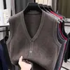 2027 Novo Colete de Tricô Masculino Roupa de Trabalho Business Cor Sólida Colete Cardigan de Tricô Comércio Exterior Atacado Vendas em Volume