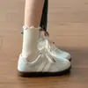 Zapatillas planas para mujer para primavera y otoño de 2026, nuevos zapatos blancos estilo coreano, zapatos casuales versátiles para estudiantes, zapatillas de entrenamiento alemanas de moda