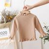 Suéter Infantil Outono e Inverno, Branco Estilo Coreano Slim-Fit Roupa Íntima de Bebê com Babados, Camisa Básica de Tricô Forrada com Fleece para Meninas