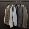 Sala de Modelos de Ropa Suave para Hombres Vestuario Estilo Italiano Sencillo Chaqueta de Traje para Hombres Exhibición de Accesorios Armario Decoración