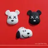 Funda para Teléfono Oso Violento Kaws de Dibujos Animados 3D Oso Blanco y Negro Pegatinas DIY Pegatinas de Pasador para el Pelo Perrito Snoopy