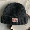 Gorro de Lana con Letras Azul Lago Estilo Coreano para Mujer en Invierno, Estilo Perezoso, Blanco y Moderno, Circunferencia de Cabeza Grande, Gorro Cálido y para el Frío