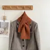 Cachecol Transversal Artístico Versátil Estilo Coreano para Mulheres Outono Inverno Quente à Prova de Vento Cor Sólida Toque de Luxo Tricô Protetor de Pescoço Cachecol
