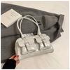 Bolso de hombro cruzado de gran capacidad para mujer, bolso de mano informal de invierno 2024, bolso de mano con un solo hombro, bolso de viajero diario popular de este año