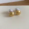 Brincos de Pérola Redondos Escovados Bidirecionais Estilo Novo 2026, Brincos de Luxo Leve de Alta Qualidade, Brincos com Design de Nicho da Moda