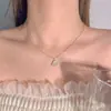 Novo Colar de Pérolas de Luxo Leve Estilo Francês para Mulheres, Corrente de Clavícula Retro de Nicho Não Desbotável, Joias Elegantes e de Alto Padrão para Atacado