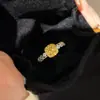 Anillo de Piña Diamante Cubo de Azúcar Pequeño Rico y Encantador Estilo Francés para Mujer, Moda de Lujo Ligero Anillo Abierto al por Mayor