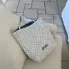 Bolsa de mano tipo tote para el trabajo, diseño de nicho nuevo de primavera, estilo femenino, gran capacidad, simple, moderna, casual, personalizada, de un solo hombro