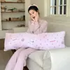 Almohada larga de terciopelo lechoso para mujeres, diseñada para dormir con las piernas recogidas, dormir de lado, respaldo de sofá, cojín de respaldo para sala de estar, nuevo estilo 2026