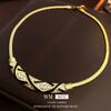 Conjunto de colar vintage medieval com diamantes e colar de osso de cobra de metal curvo com gotejamento de óleo, fabricante de colar versátil personalizado por atacado