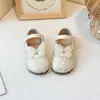 Zapatos Individuales Dulces para Bebé con Decoración de Lentejuelas para Niñas 2025 Verano Nuevo Estilo Princesa Mariposa de Corte Bajo Zapatos Pequeños de Piel