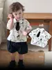 [Personalizado] Conjunto de Roupa de Verão Estiloso e da Moda para Meninos: Gravata, Camisa de Desenho Animado, Calça Cargo, Conjunto de Duas Peças da Moda