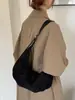 Bolso de moda tipo dumpling mate 2025, gran capacidad, diseño de nicho, bolso de hombro único para mujer, suministro transfronterizo