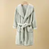 Bata Infantil Clase A Otoño e Invierno Mediana y Grande Infantil Secado Rápido Cálida Bata de Baño Bata de Baño Niño Niña Vellón de Coral Engrosada Pijama