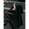 Camiseta Branca Bordada Patchwork Manga Curta Estilo Americano 26 para Homens, Roupa de Verão, Tecido Pesado, Caimento Regular nos Ombros, Gola Redonda, Estilo Casal, Manga Curta