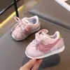 Zapatos Nuevos de Estilo Primavera 2026 para Bebés Niñas, Zapatos para Niños Pequeños de Suela Suave, Zapatos Deportivos y Casuales para Niños Pequeños Forrest Gump