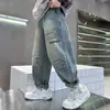 Calças Jeans de Primavera para Meninos 2026 Novo Estilo Coreano Calças Casuais Estilosas para Crianças, Calças Longas Tendência de Outono para Meninos para Uso ao Ar Livre