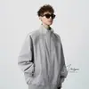 Chamarra de vuelo V37 estilo americano de marca de moda, patchwork deconstruido con cuello alto para hombre, primavera, morado de alta gama, holgada, con cierre