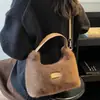 Bolsa Acolchoada Feminina Outono e Inverno Nova Moda Bolsa Transversal Bolsa de Pelúcia de Alta Qualidade Bolsa de Ombro Versátil Bolsa de Mão