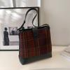 Bolso Cubo de Moda Más Vendido de Este Año, Gran Capacidad, Versátil para Otoño e Invierno, Nuevo Bolso de Mano y Bolso de Hombro de Moda 2026 para Mujer