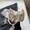 Bolso Corazón con Lazo para Mujer 2024 Bolso Cruzado de Cadena Moderno y Novedoso Diseño Nicho Bolso de Hombro de Alta Gama