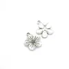 Accesorios para joyería DIY Colgante de flor de aleación Colgante pequeño de aleación retro Venta caliente Q181