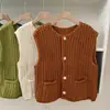 Chaleco de punto grueso versátil estilo retro coreano de principios de otoño, chaqueta de punto sin mangas de un solo pecho para mujer