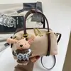 Bolso de mano de ante de nicho coreano para mujer, nuevo bolso de hombro para el día a día 2026, bolso versátil y elegante para el antebrazo