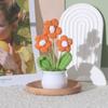 Planta em Vaso Pequena de Lã Tricotada à Mão Acabada Flores de Três Pompons Enfeites de Mesa Dia das Mães Presente de Aniversário