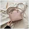Bolso de Mano para Mujer 2026 Nuevo Otoño e Invierno Moda de Alta Gama Bolso Cubo Plegado Diseño de Nicho Retro Bolso Cruzado