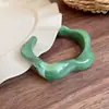 Pulseira Irregular de Resina com Aba Larga, Estilo Fashion Retrô Maillard, Pulseira Versátil, Joia de Nicho de Luxo para Mulheres