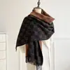 Bufanda de Hilo Acrílico Retorcido de Invierno para Mujer Nueva Simple Jacquard Rayado Imitación Cachemir Borla Larga Chal Relajado Transfronterizo
