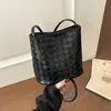 Bolsa Quadrada Pequena de Palha para Mulheres 2026 Novo Estilo Bolsa Transversal de Couro Genuíno Bolsa Saco Versátil Bolsa de Ombro Fashion Bolsa Simples para o Dia a Dia
