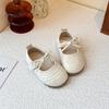 Zapatos de Cuero para Niñas 2025 Primavera y Otoño Nuevos Zapatos para Niños Zapatos de Princesa para Niñitas Zapatos de Suela Blanda Zapatos Tipo Gorro Zapatos Individuales para Bebé Modernos
