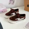 Zapatos casuales de lona blancos para mujer estilo coreano de suela gruesa para otoño con un look vintage, modelo 8229