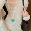 Pingente de Gardênia Azul Cordão de Couro Flor de Resina Colar com Contas Redondas Corrente de Clavícula Simples Versátil Fashionável Acessório de Colar Exquisito