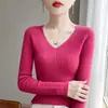 Camiseta base de cuello en V ajustada para mujer, nueva colección otoño e invierno, jersey base de alta gama prêt-à-porter, tejido de punto ajustado adelgazante para mujer, disponible para venta al por mayor